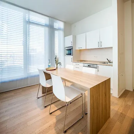 Schroeders Appartementhotel アパートホテル 2*